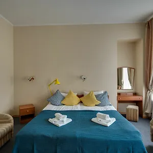 https://royal-antares.getsaintpetersburghotels.com